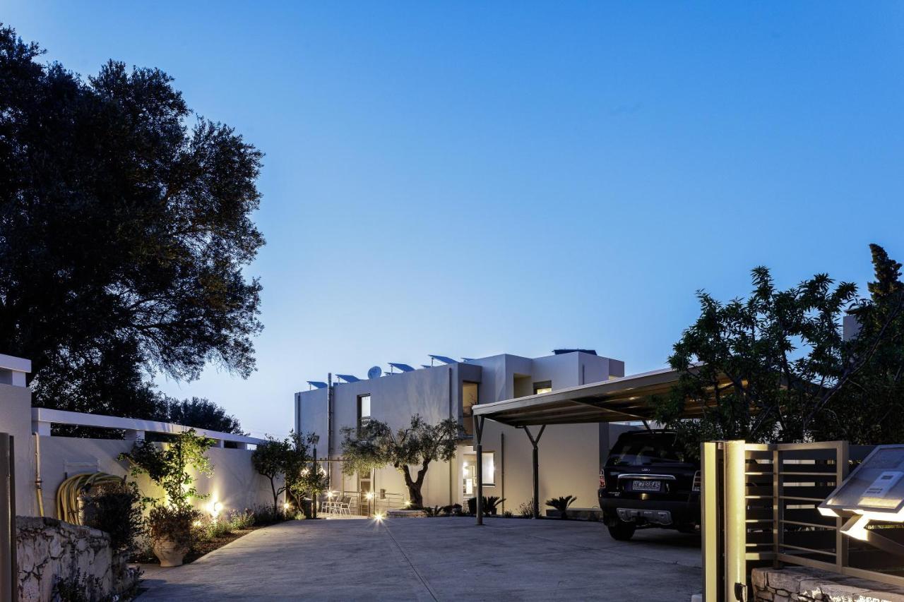 Rizes Villa With Jacuzzi & Heated Pool Agia Triada Buitenkant foto