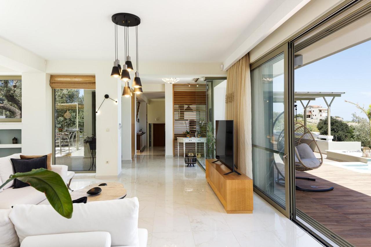 Rizes Villa With Jacuzzi & Heated Pool Agia Triada Buitenkant foto