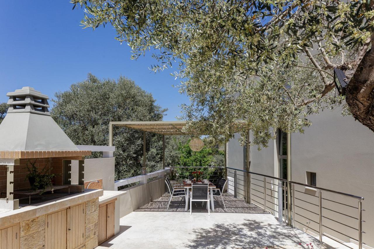 Rizes Villa With Jacuzzi & Heated Pool Agia Triada Buitenkant foto